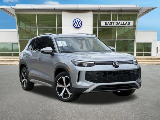 Used 2025 Volkswagen Tiguan SE