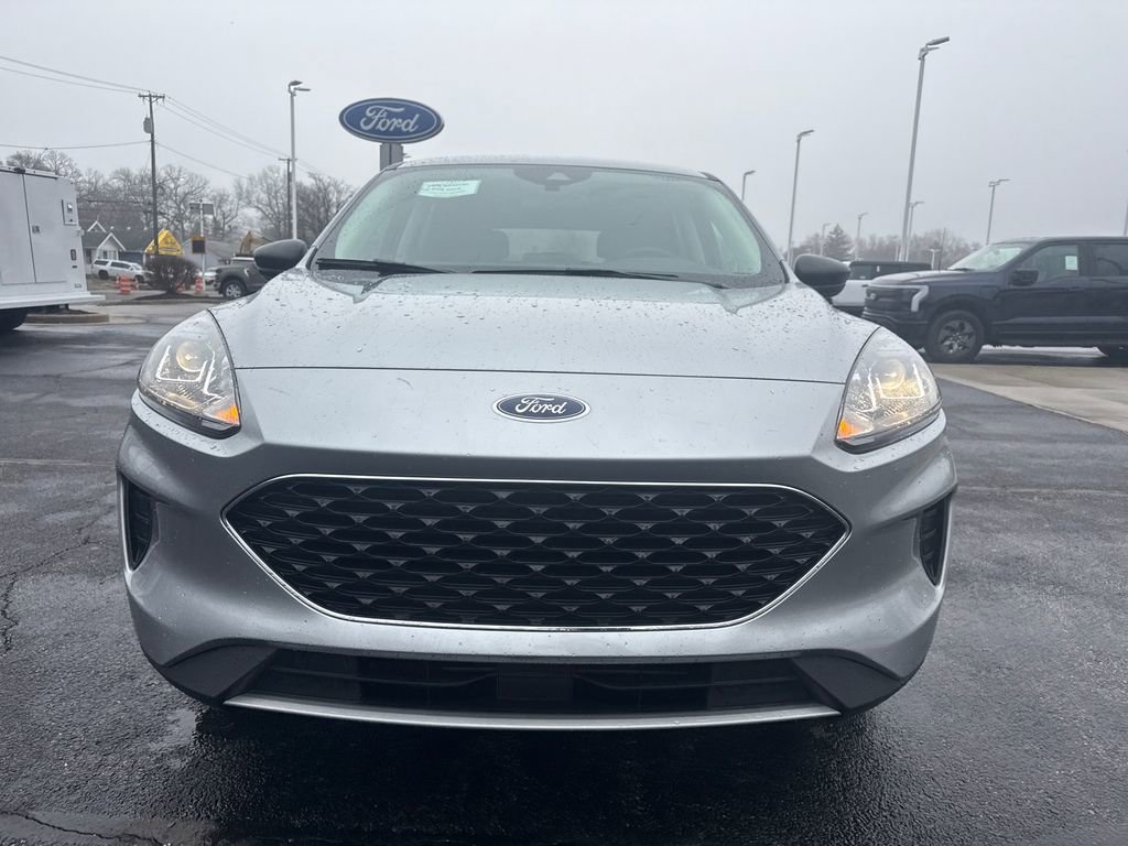 Used 2022 Ford Escape SE w/ Cold Weather Package image 3