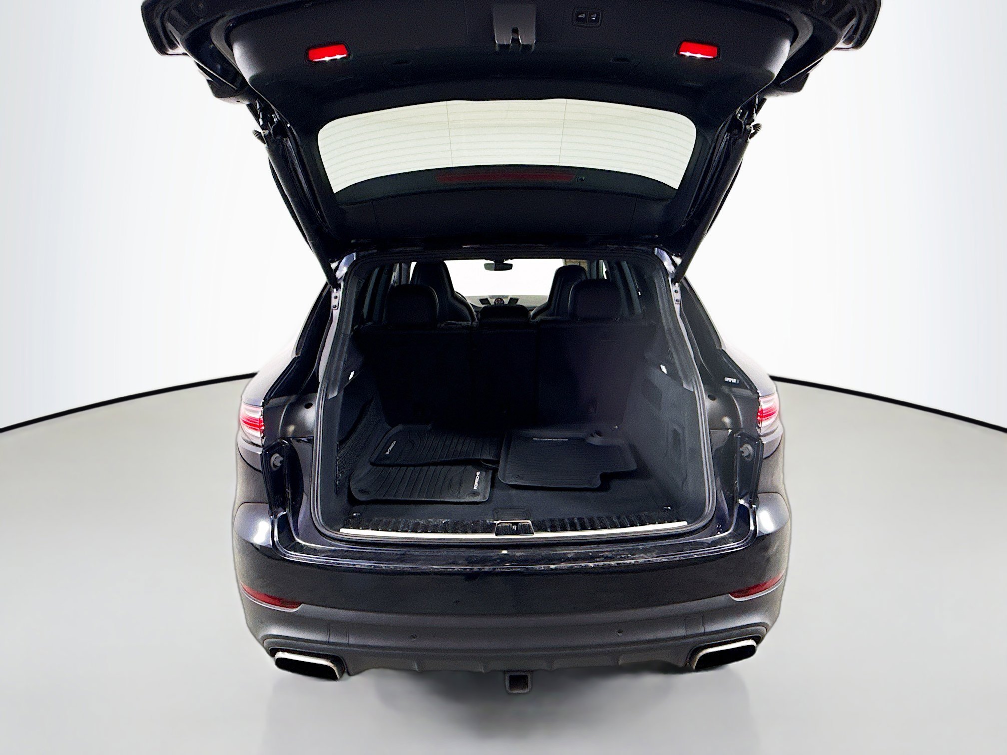 Used 2023 Porsche Cayenne image 26