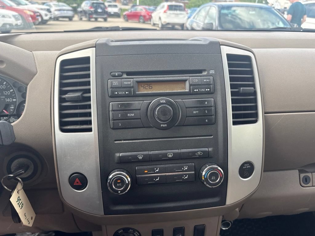 Used 2011 Nissan Frontier SV AWD/4WD image 17