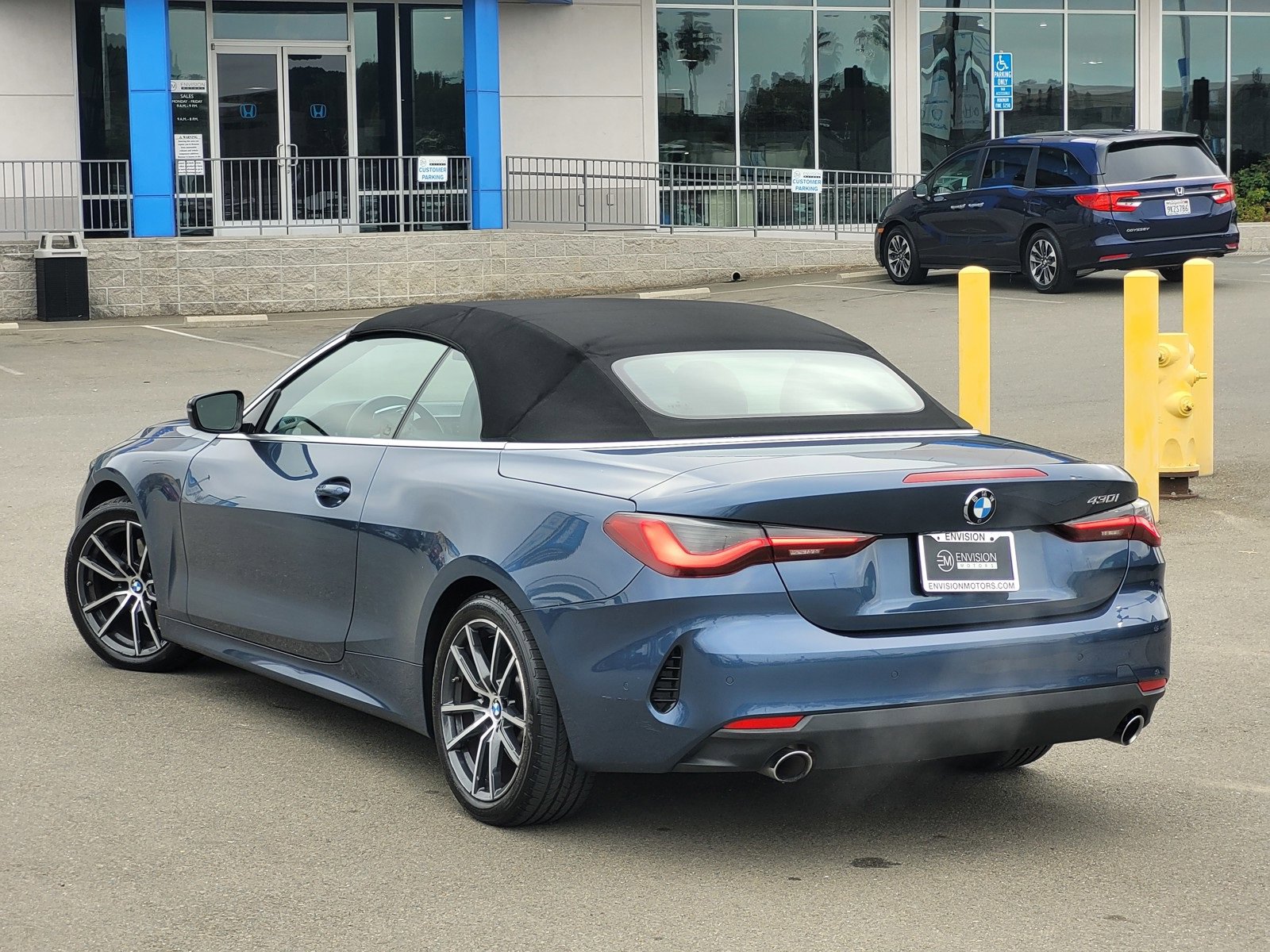 Used 2021 BMW 430i Convertible w/ Premium Package image 11