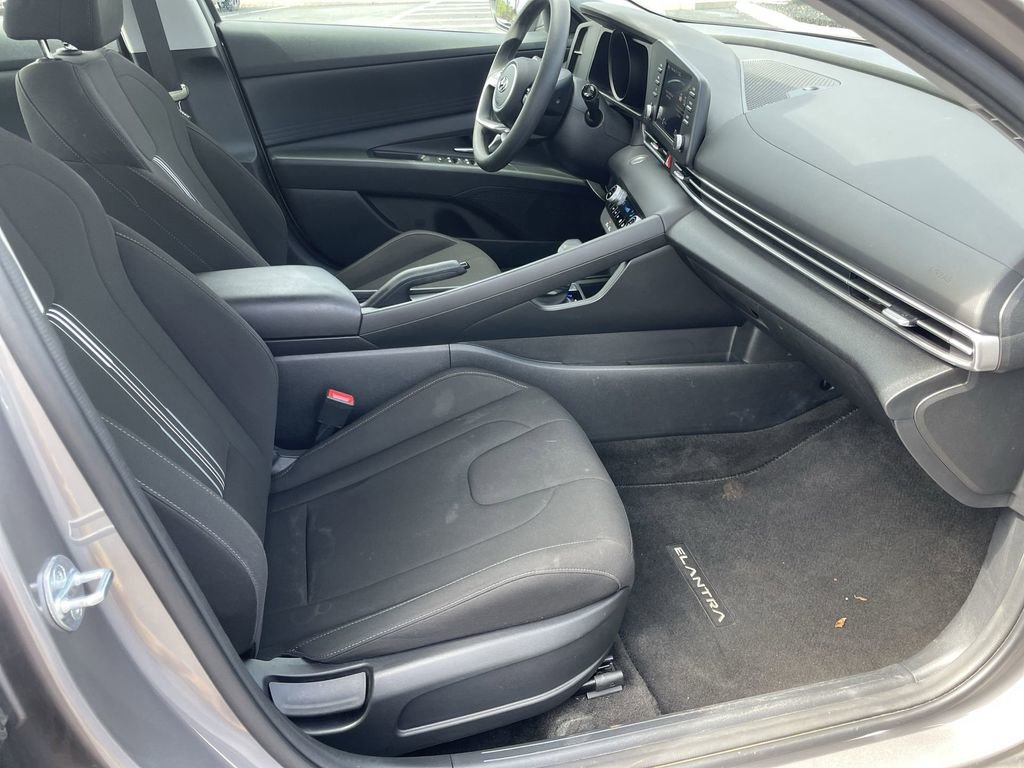 Used 2023 Hyundai Elantra SEL image 30