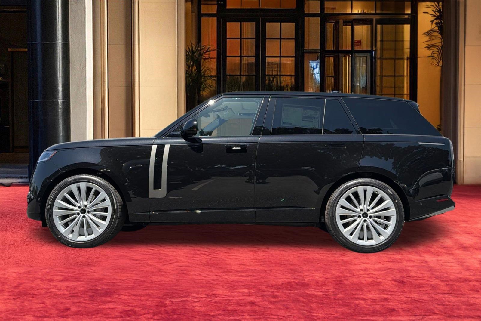 New 2026 Land Rover Range Rover SE AWD/4WD image 2