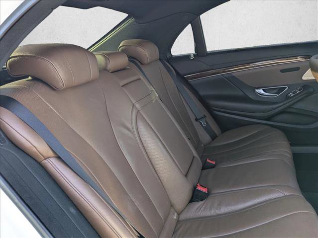 Used 2017 Mercedes-Benz S 550 Sedan image 18