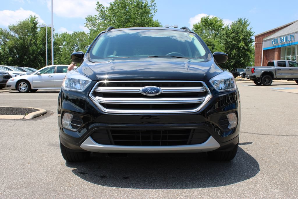 Used 2018 Ford Escape SE w/ SE Sync 3 Package AWD/4WD image 5