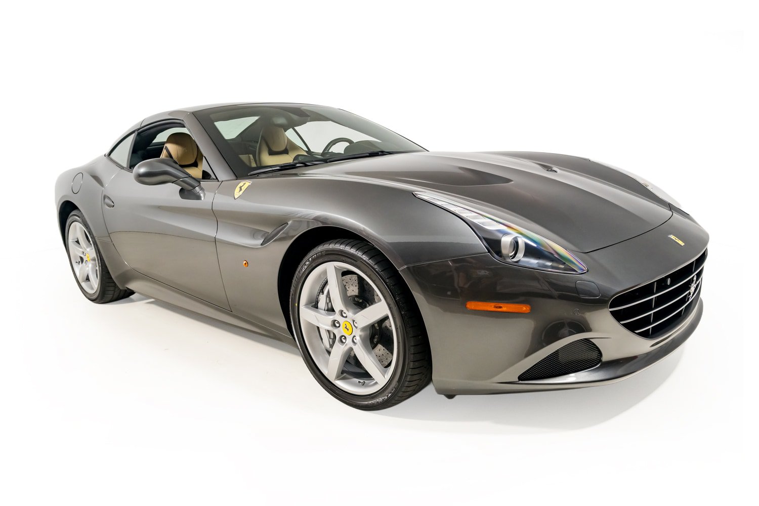 Used 2015 Ferrari California T RWD image 11