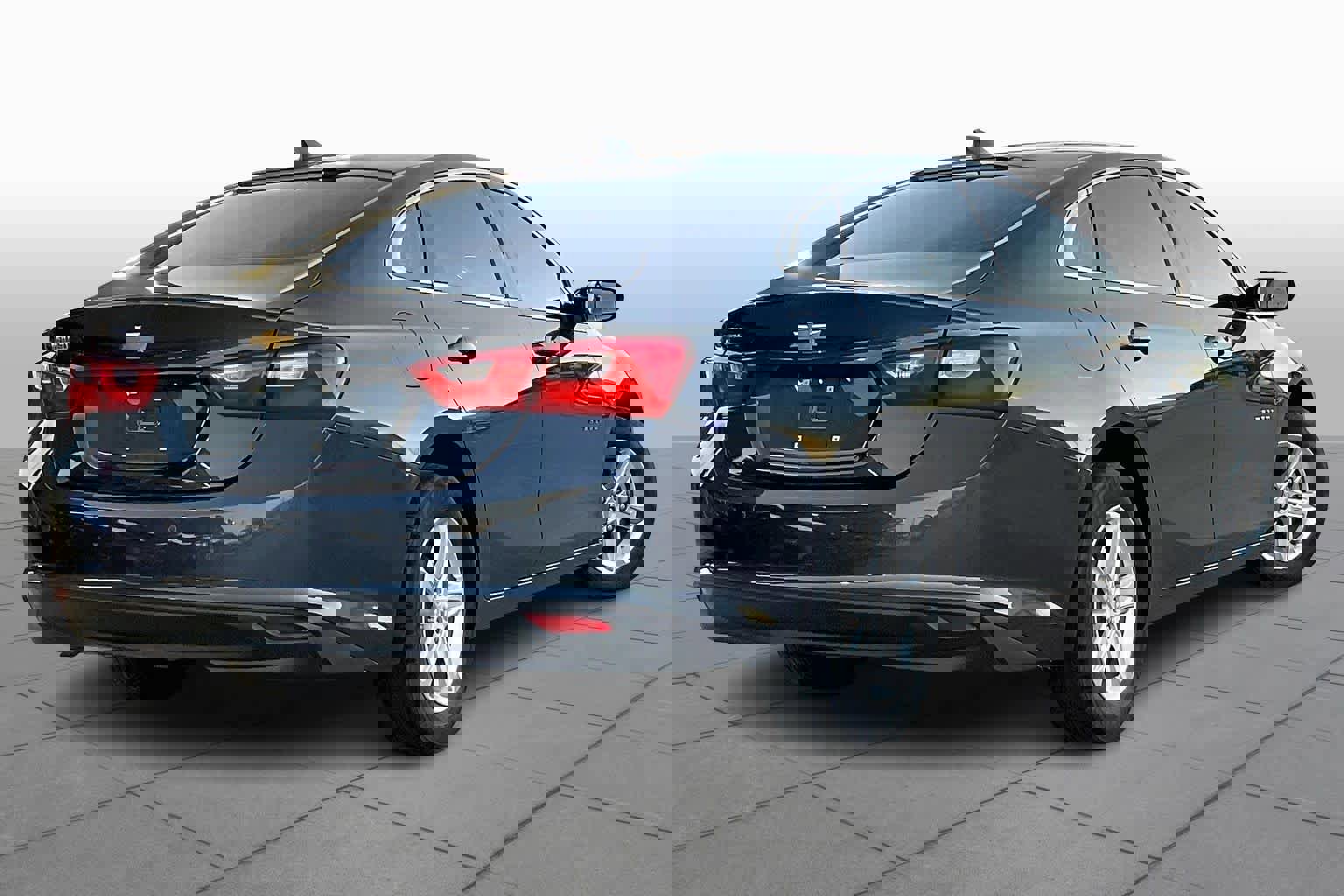 Used 2021 Chevrolet Malibu LS image 14