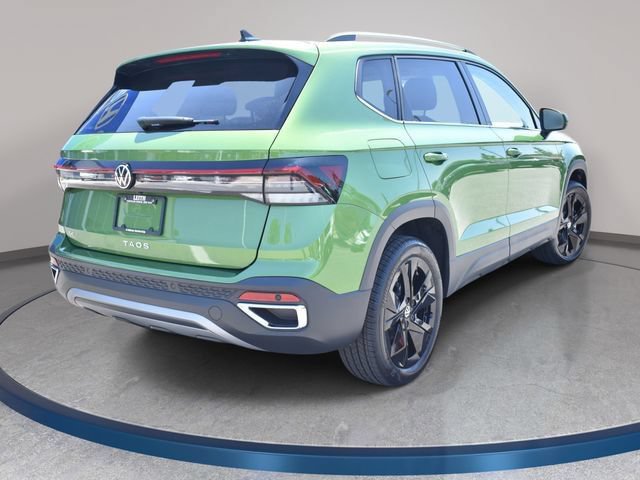 Used 2025 Volkswagen Taos SE FWD image 6
