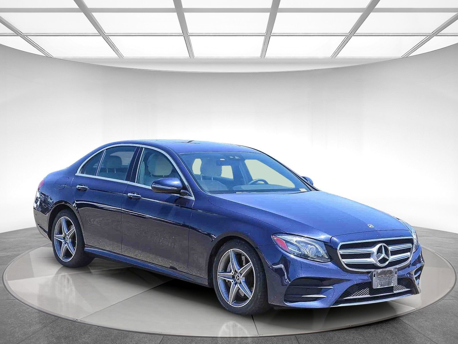 Used 2018 Mercedes-Benz E 300 image 4