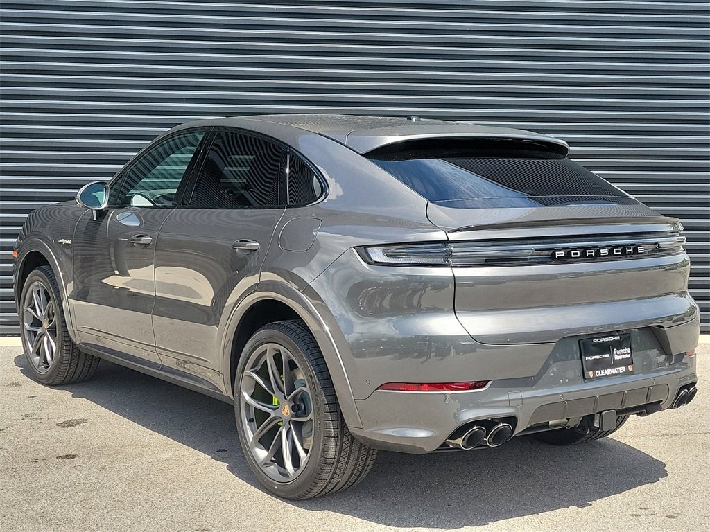 New 2025 Porsche Cayenne E-Hybrid Coupe image 3