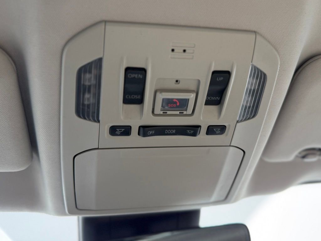 Used 2021 Toyota Highlander Limited image 16