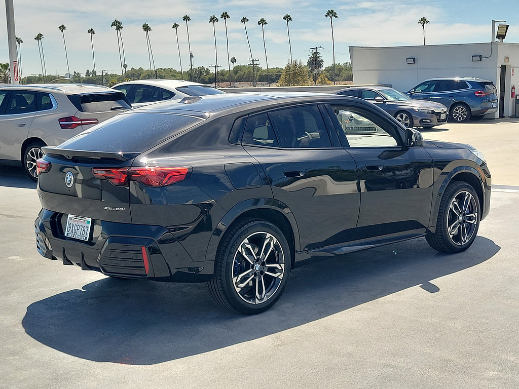 Used 2026 BMW X2 xDrive28i w/ Technology Package AWD/4WD image 3