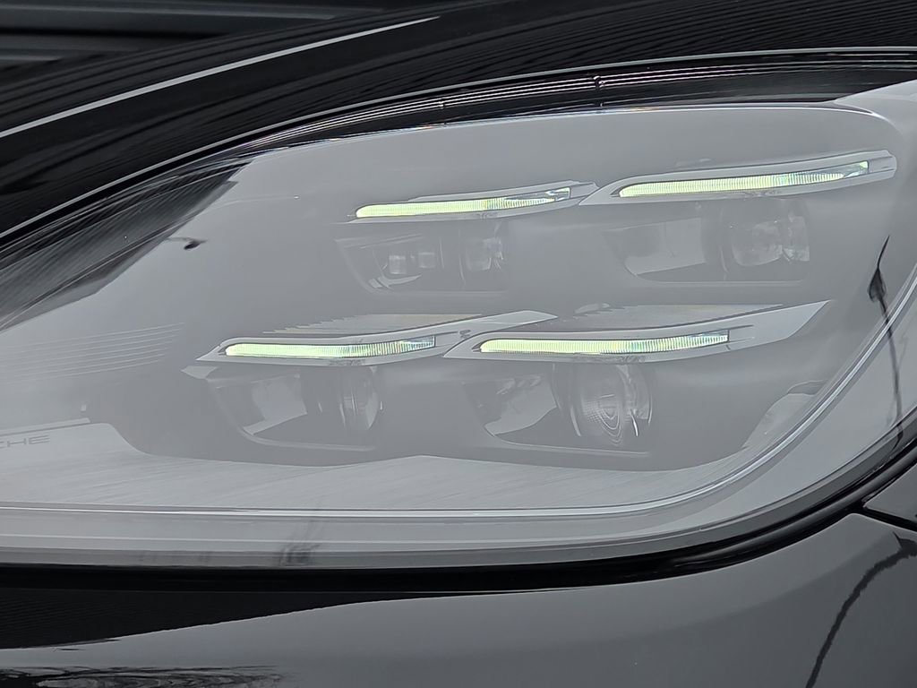 Certified 2026 Porsche Cayenne Coupe image 25