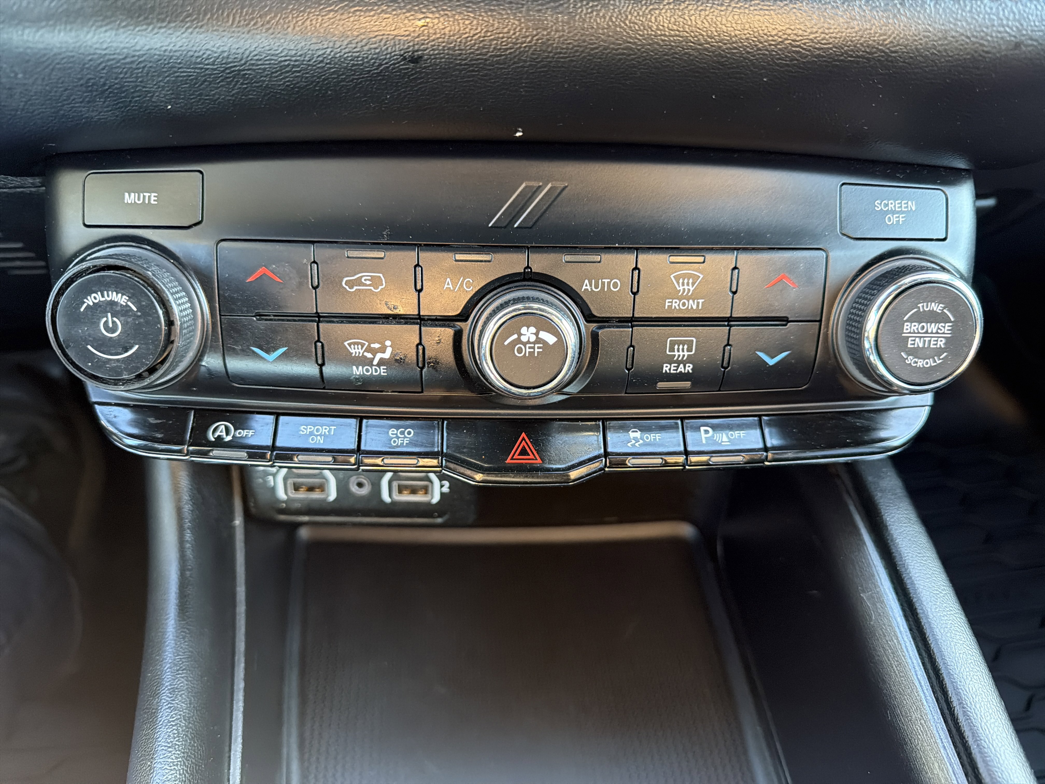 Used 2022 Dodge Durango SXT w/ Blacktop Package image 7