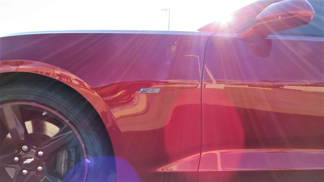 Used 2017 Chevrolet Camaro SS RWD image 28