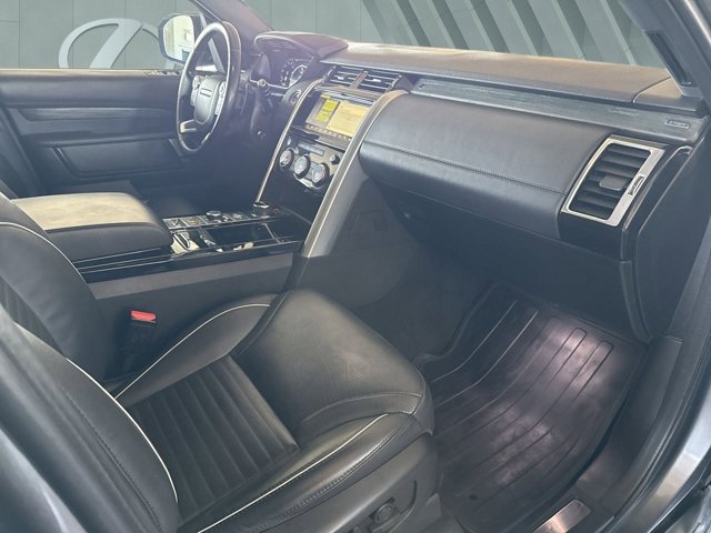 Used 2018 Land Rover Discovery HSE Luxury image 28