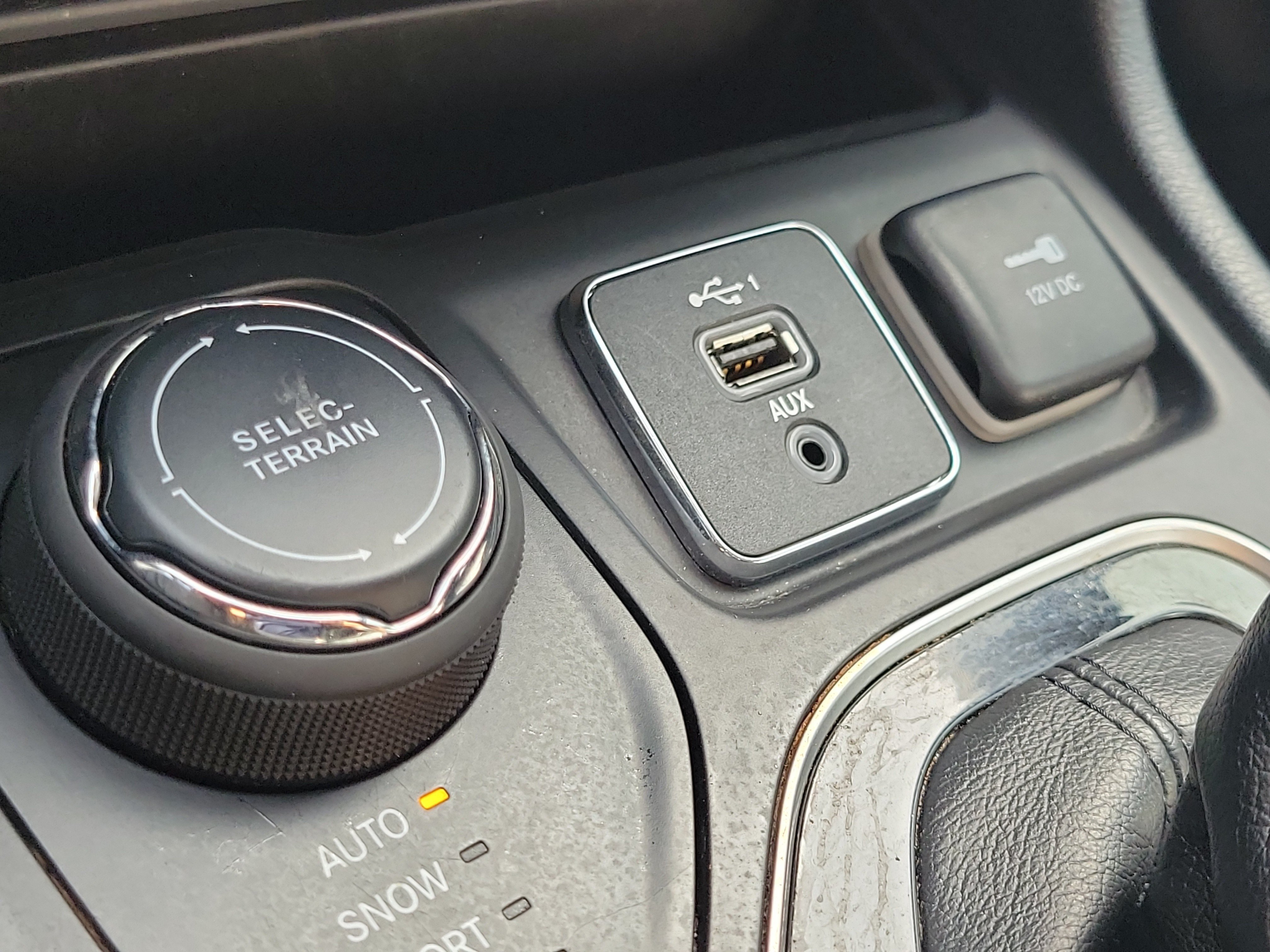Used 2019 Jeep Cherokee Limited w/ Trailer Tow Group AWD/4WD image 29