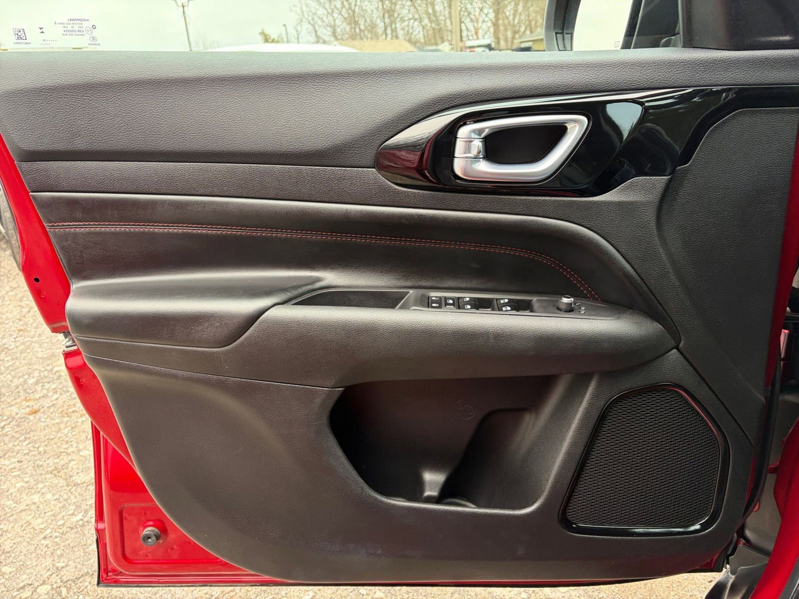 Used 2025 Jeep Compass Trailhawk image 18