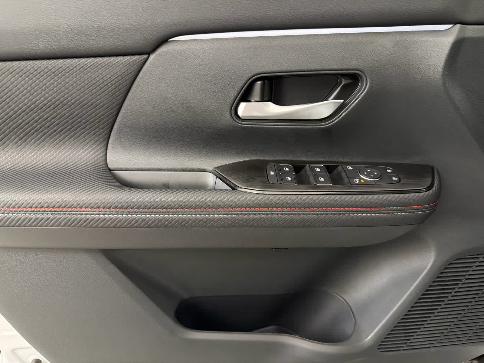 New 2026 Nissan Kicks SR w/ SR Premium Package FWD image 22