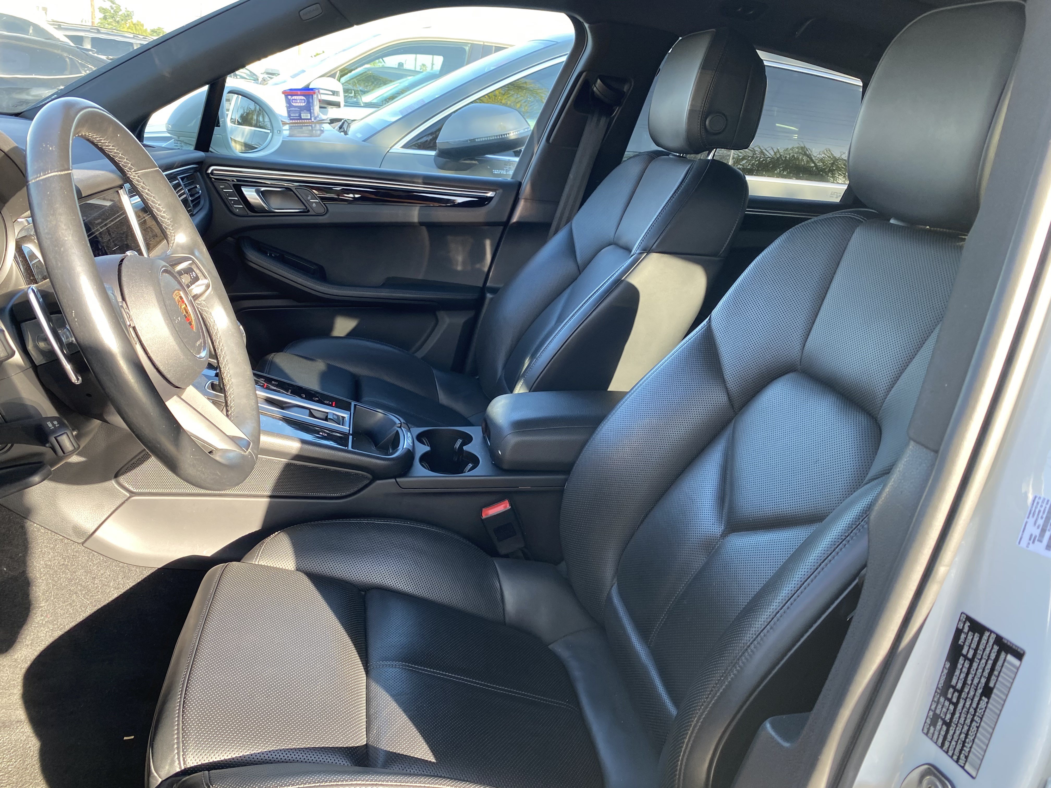 Used 2023 Porsche Macan AWD/4WD image 11