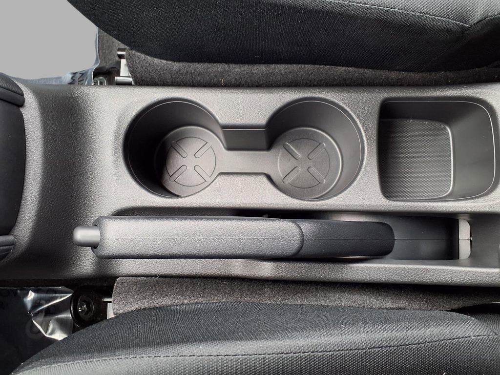 Certified 2025 Nissan Kicks Play S image 11