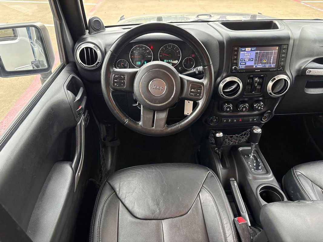 Used 2013 Jeep Wrangler Unlimited Sahara w/ Dual Top Group AWD/4WD image 10