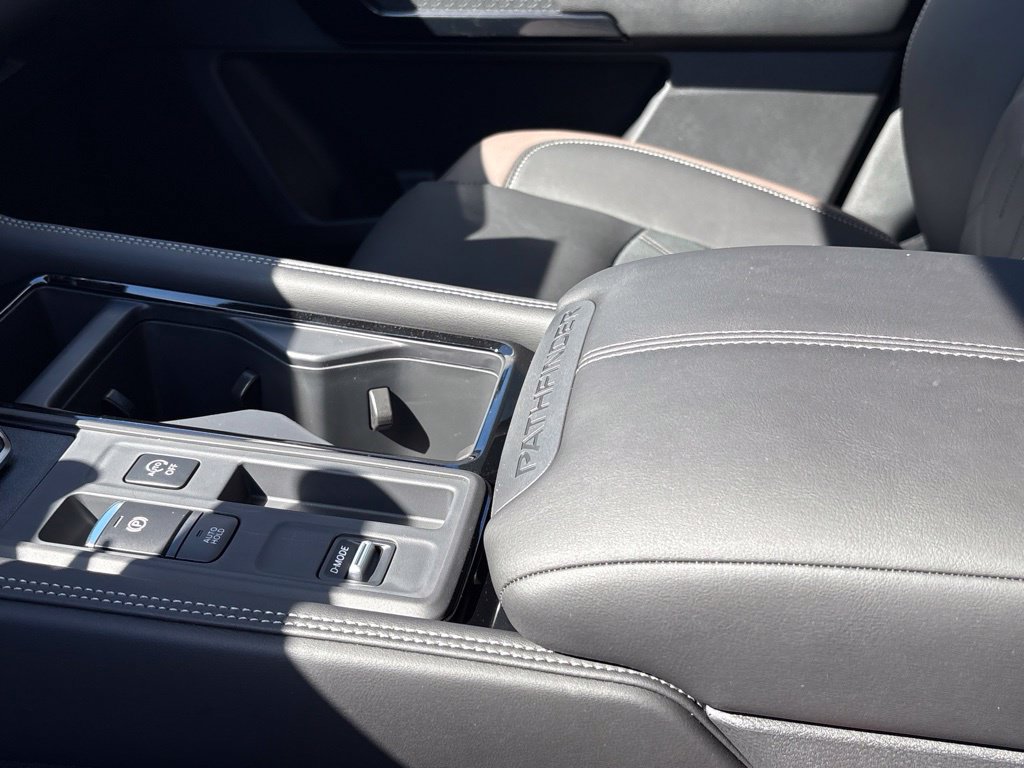 New 2026 Nissan Pathfinder Platinum FWD image 35