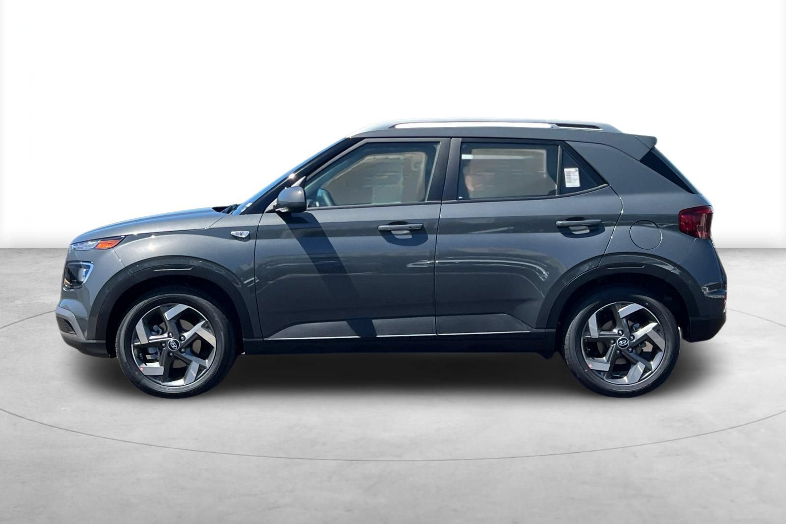 New 2026 Hyundai Venue SEL FWD image 3