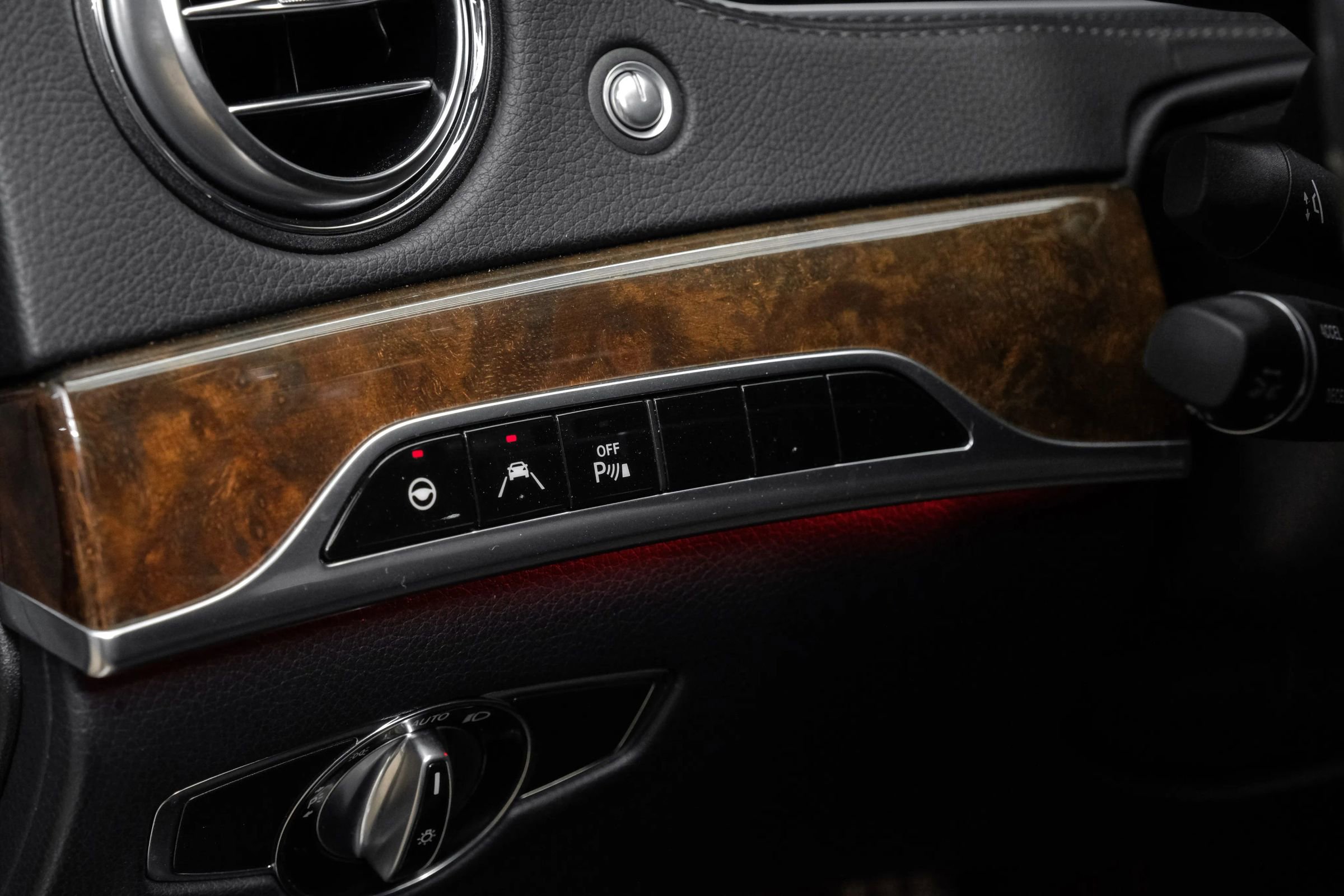 Used 2014 Mercedes-Benz S 550 Sedan image 28