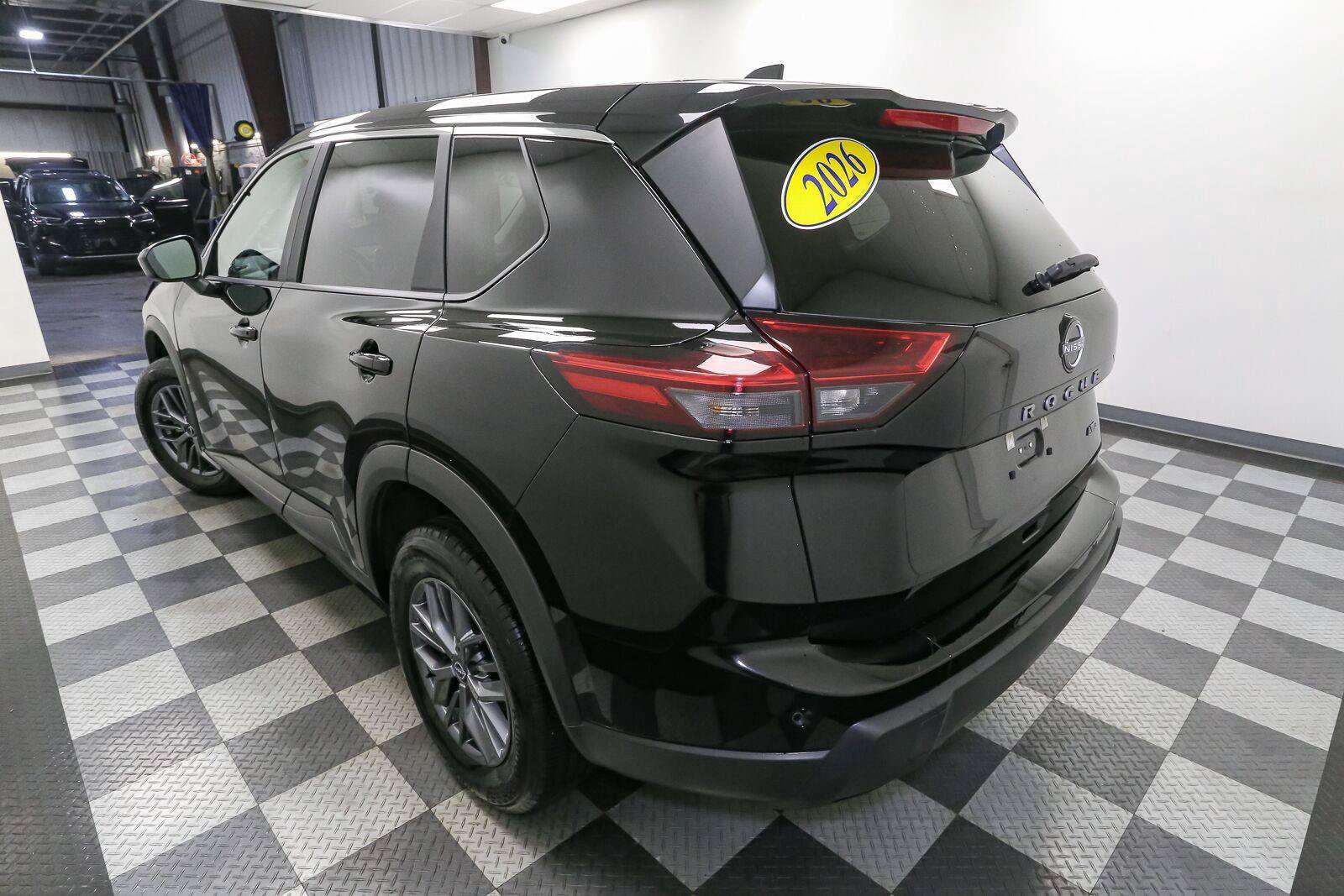 Used 2026 Nissan Rogue SV AWD/4WD image 9