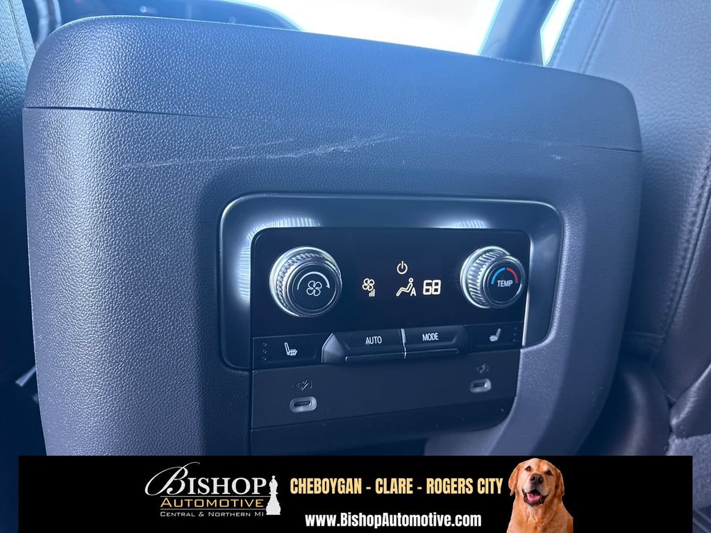 Used 2022 GMC Yukon XL Denali w/ Advanced Technology Package AWD/4WD image 16