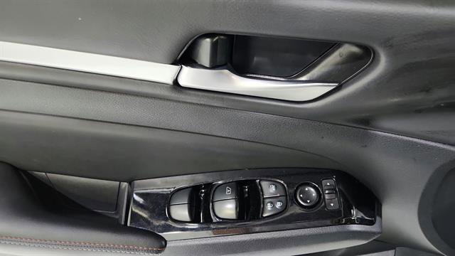 Certified 2025 Nissan Altima 2.5 SR w/ SR Premium Package FWD image 22