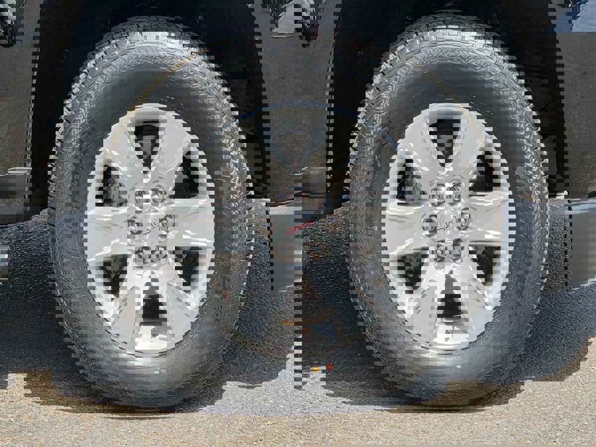 Used 2018 GMC Canyon SLE w/ SLE Convenience Package image 8