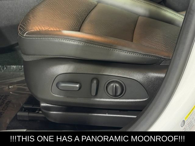 Used 2023 Buick Encore GX Essence w/ Experience Buick Package FWD image 26