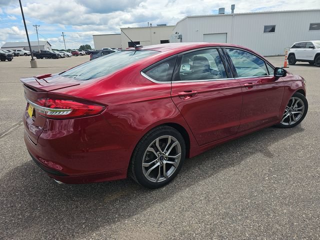 Used 2017 Ford Fusion SE w/ Equipment Group 201A FWD image 5