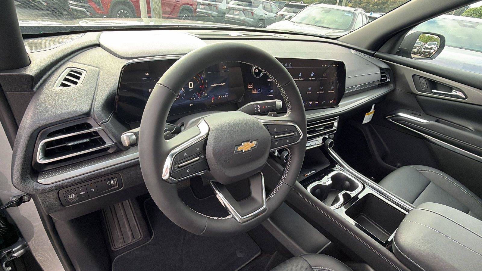 New 2027 Chevrolet Traverse LT w/ Sun and Wheel Package FWD image 4