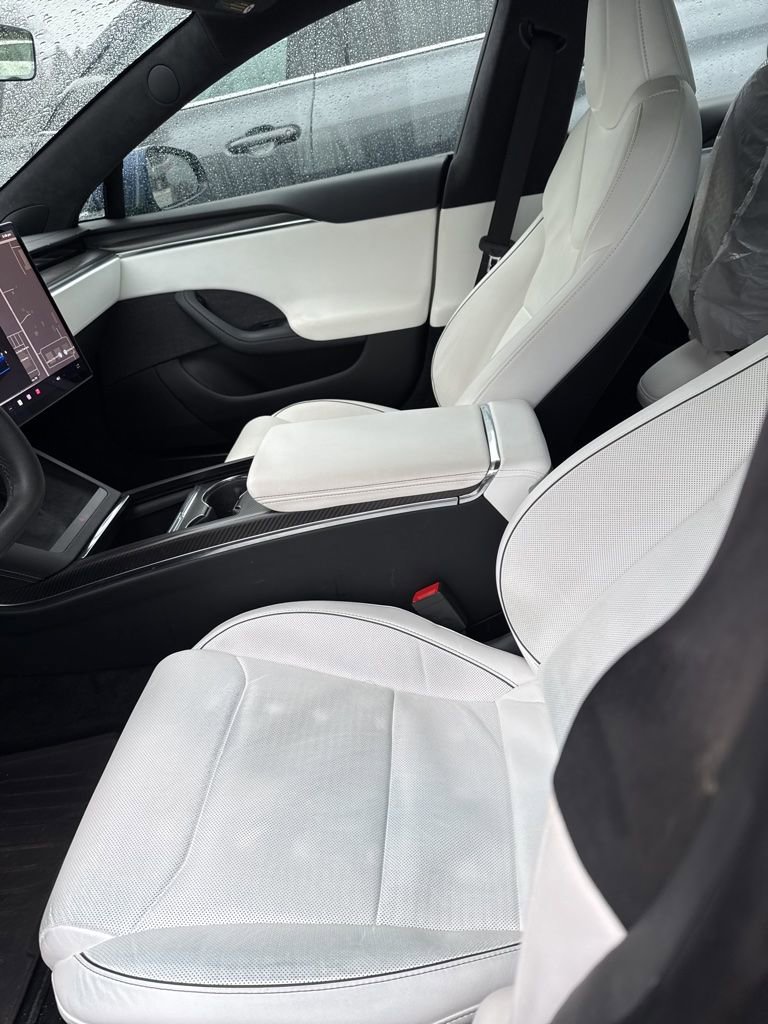 Used 2022 Tesla Model S Plaid image 4