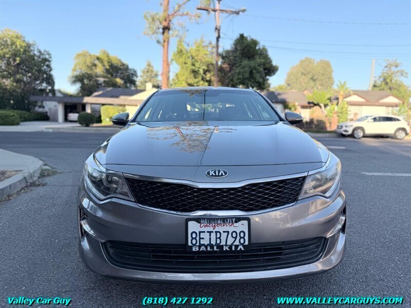 Used 2018 Kia Optima LX w/ 17" Alloy Wheels Package FWD image 2