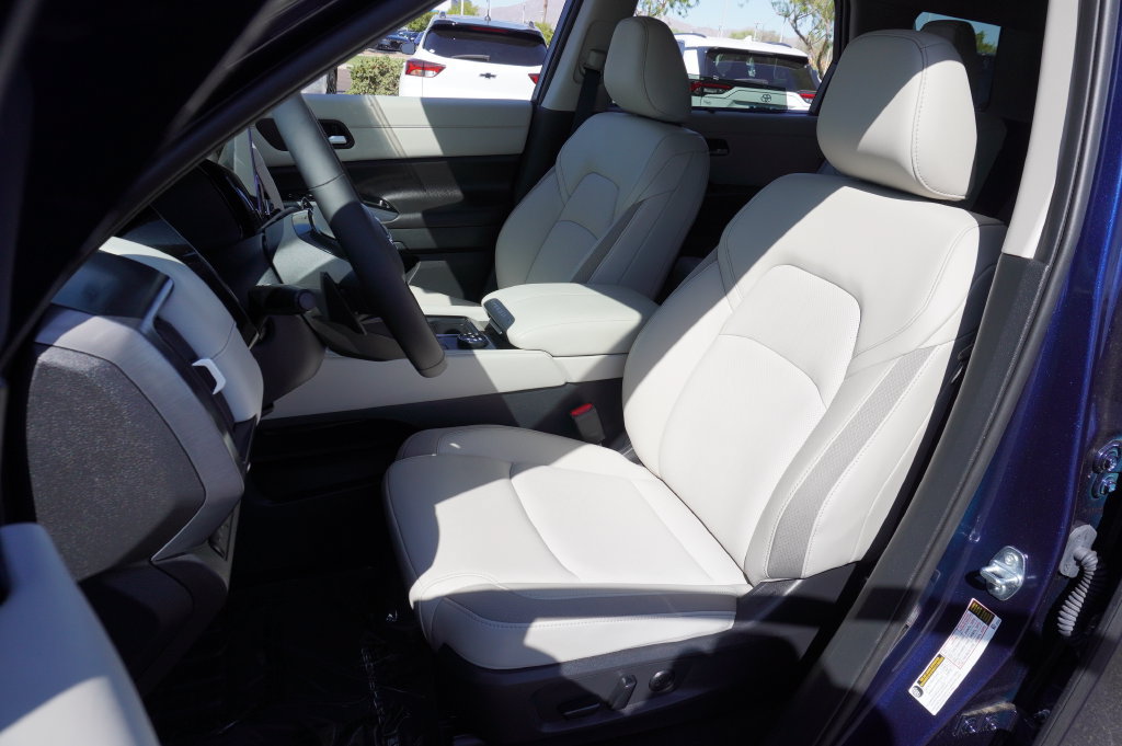 New 2026 Nissan Pathfinder SL w/ SL Premium Package AWD/4WD image 15