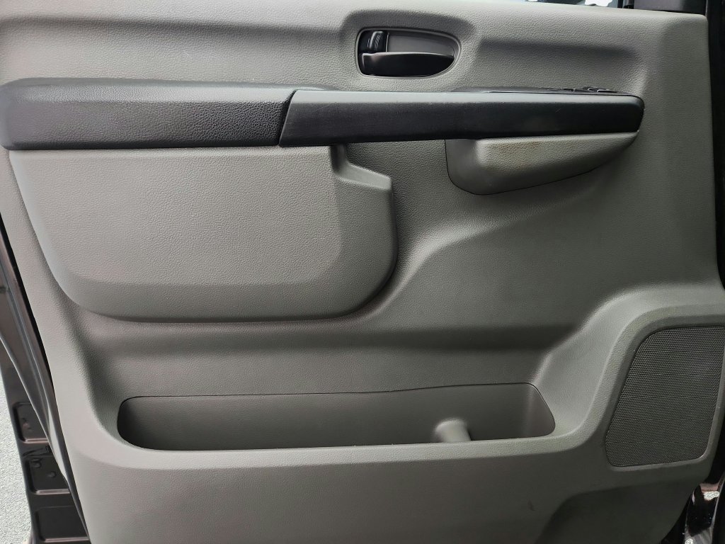 Used 2016 Nissan NV 3500 SL RWD image 20