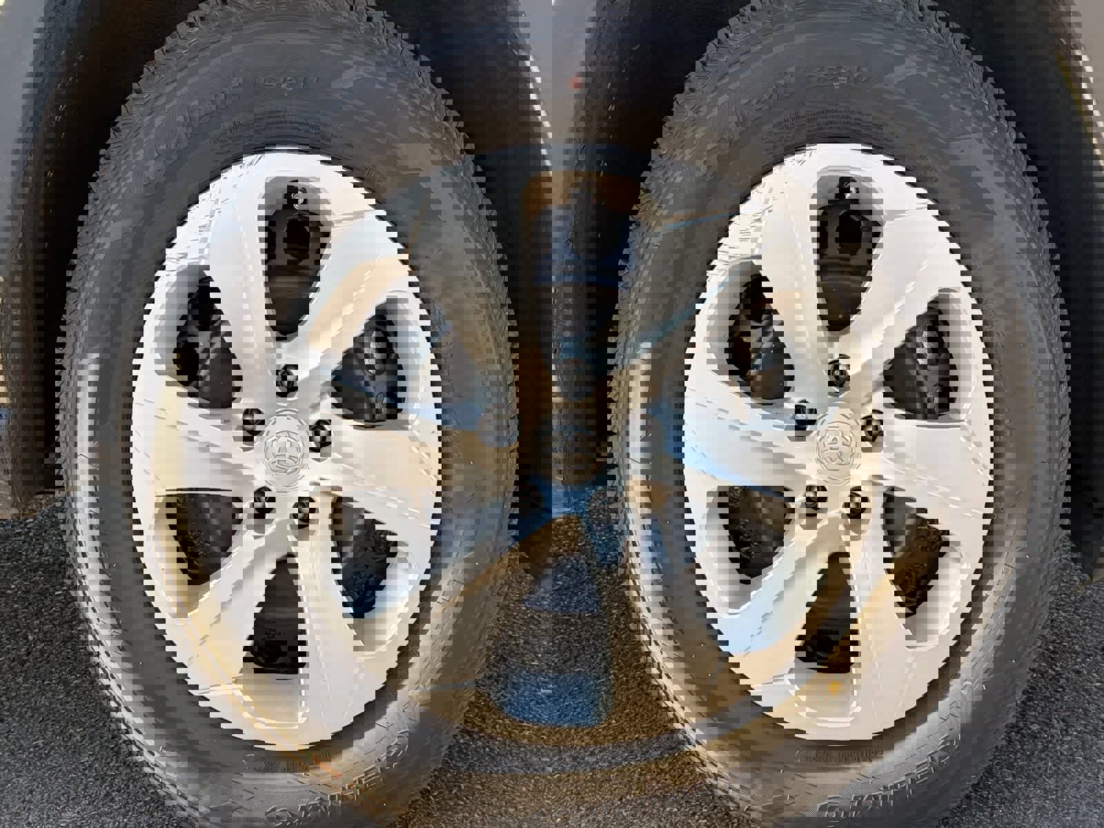 Used 2024 Toyota RAV4 LE image 10