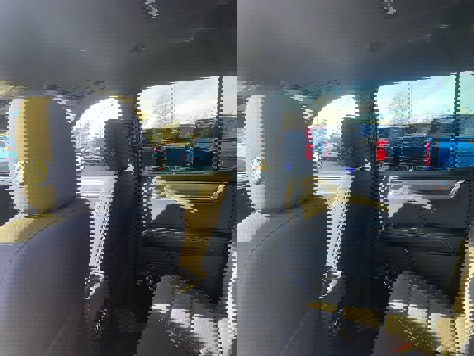 Certified 2025 GMC Acadia Elevation image 30