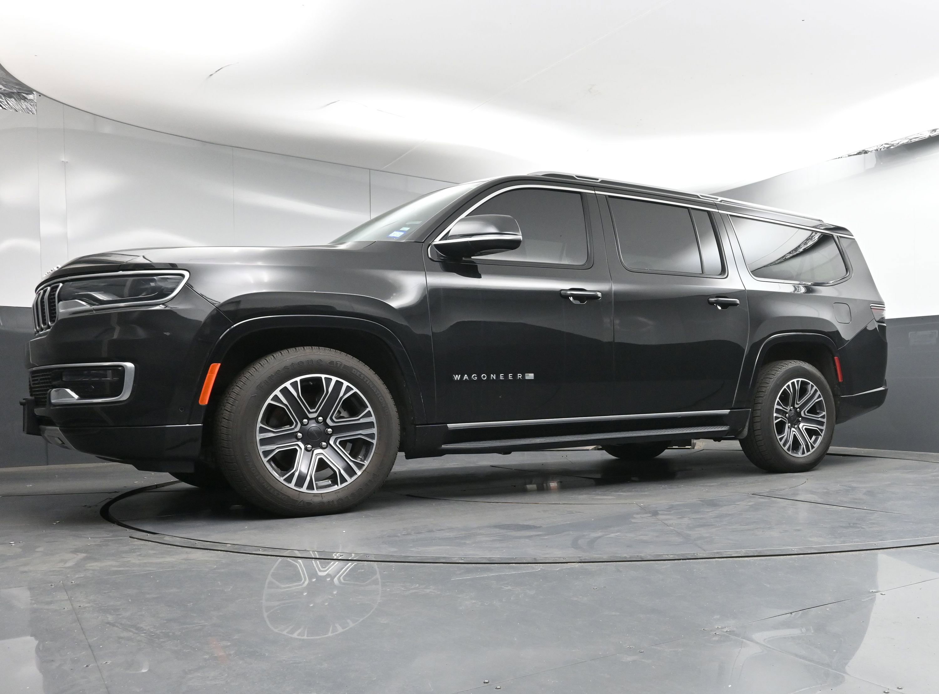 Used 2024 Jeep Wagoneer L Series II w/ Flexible Seating Group image 22