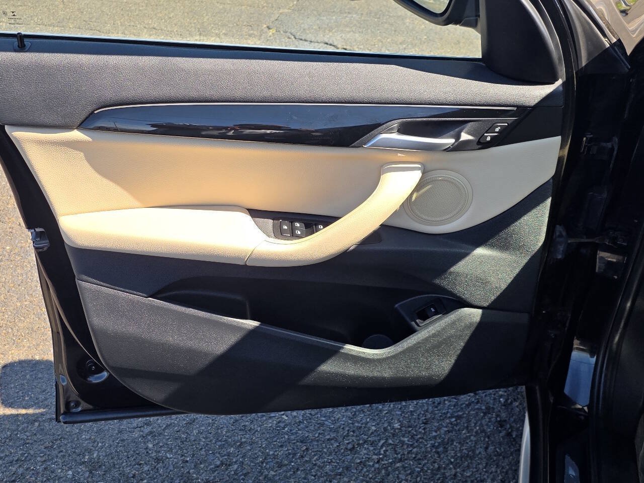 Used 2018 BMW X1 xDrive28i AWD/4WD image 11