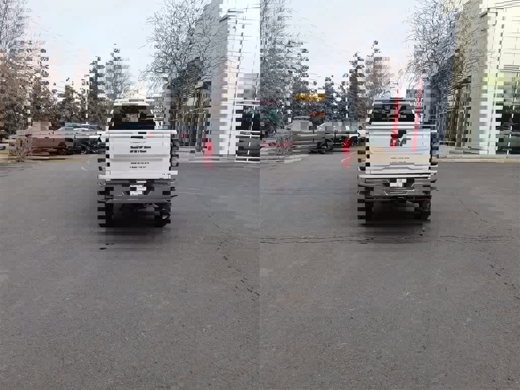 Used 2023 GMC Sierra 3500 SLE image 5