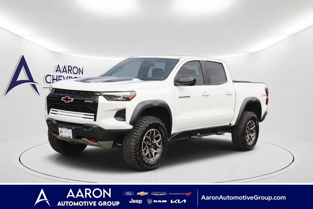Used 2024 Chevrolet Colorado ZR2 w/ Technology Package AWD/4WD image 1