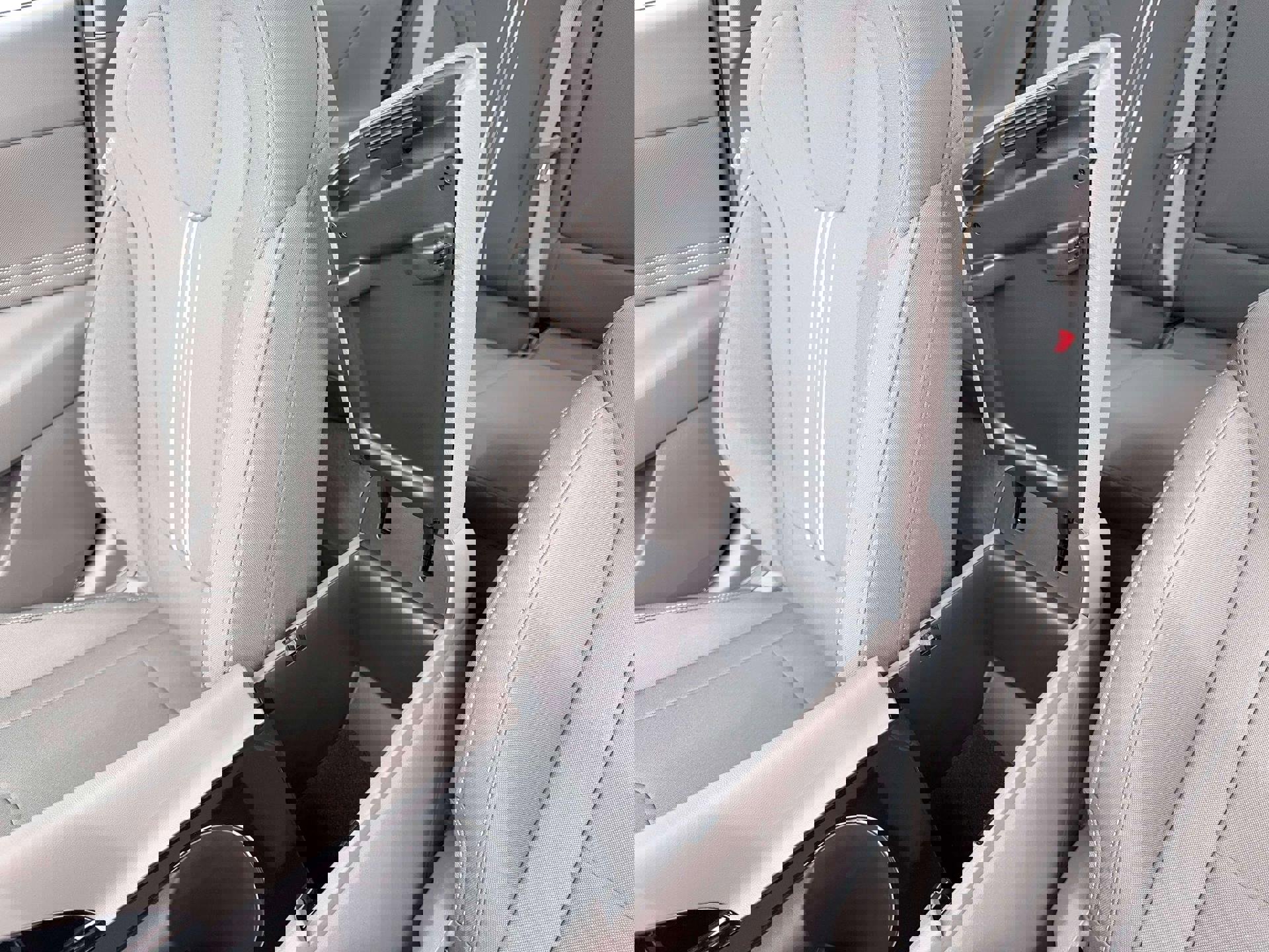 New 2026 Hyundai Elantra SEL Sport image 18