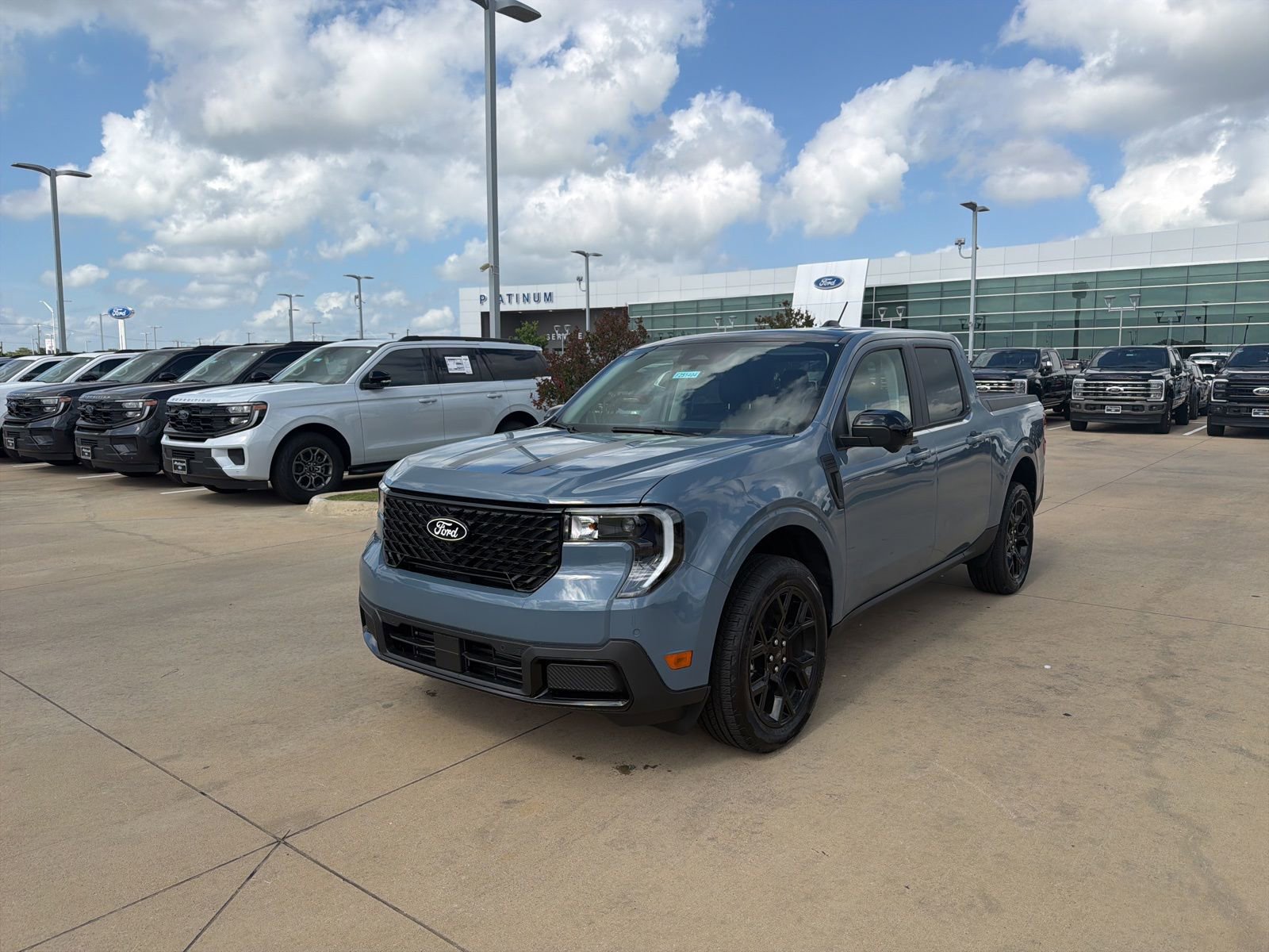 New 2025 Ford Maverick Lariat w/ Black Appearance Package