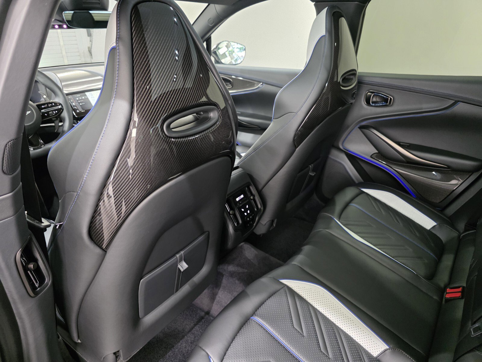 New 2026 Aston Martin DBX S image 20