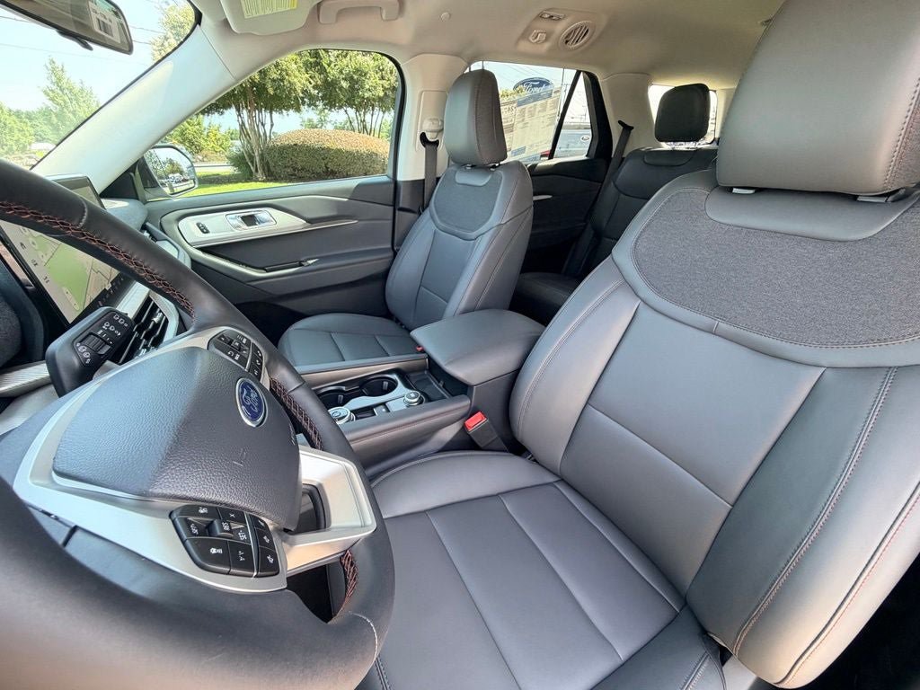 New 2026 Ford Explorer Active w/ Active Comfort Package RWD image 18